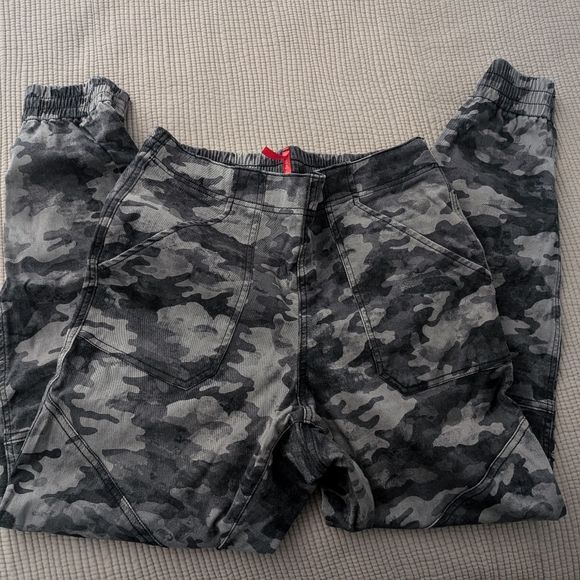 Spanx camo joggers - Picture 1 of 4
